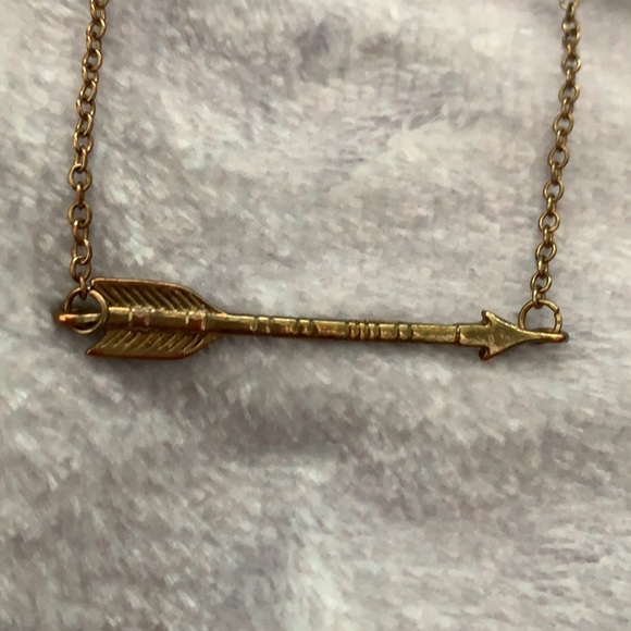 Arrow Necklace - Picture 1 of 3